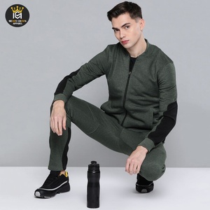 Venta caliente Hombres Jogging Suit Plus Size Chándal con logotipo impreso Suministro directo de fábrica Nuevo diseño Camisa deportiva - Product Image 4
