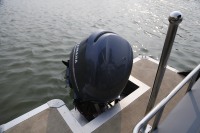 Bateau Ponton Kinlife Certifié CE pour Yacht Sportif 10 Passagers avec Plate-forme de Baignade, Toit Arche, Moteur Hors-Bord LED 90 CV pour Pêche, Sports et Loisirs
