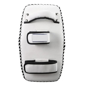 แผ่นรองเตะคุณภาพดีสำหรับคิกบ็อกซิ่ง แผ่นรองเตะสำหรับชกมวย สีพื้น น้ำหนักเบา ทำจากหนัง - Product Image 3