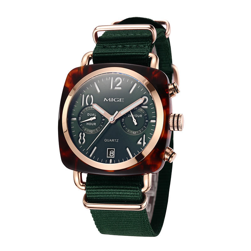 สีเขียว