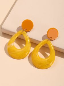 Pendientes de resina cuadrados con diseño de mármol - Product Image 2