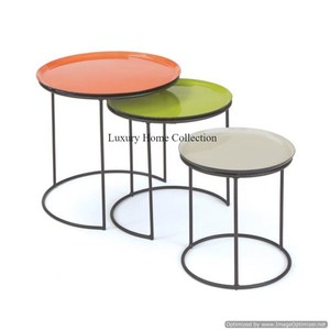 Mesa de anidación de metal hecha a mano, aspecto admirable y brillante con marco recubierto de polvo de color negro y parte superior de forma redonda para sala de estar - Product Image 3