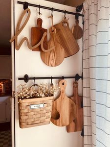 Skyjoy Paquete de 20 Tablas de Cortar de Bambú Sostenible con Mango, 1.5 cm de Grosor, Aptas para Lavavajillas, para Servir Queso y Charcutería - Product Image 4