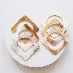 Bijoux bohème bracelet cornes top tendances bracelets corne bohème accessoire artisanal naturel - Product Image 1