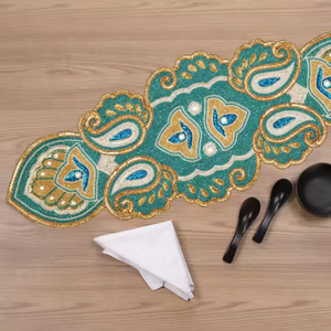 Camino de mesa con cuentas de árbol de Navidad verde, manteles individuales personalizables bordados rectangulares hechos a mano, decoración del hogar económica, fiesta - Product Image 6