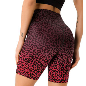 Short de yoga pour femmes de haute qualité en tissu respirant et évacuant l'humidité Short de yoga ajusté taille haute - Product Image 5