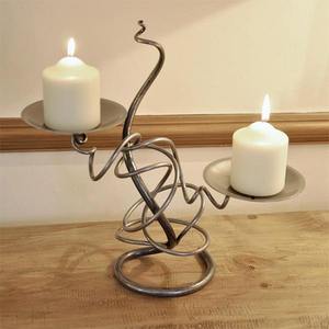 Bougeoir en métal de taille personnalisée de qualité supérieure au design attrayant pour la décoration d'hôtel de maison de mariage. - Product Image 1