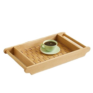 Bandeja de Servir de Madera Tejida a Mano de la India con Asas - Bandeja de Desayuno de Madera Natural Clara y Plato Decorativo para Cocina - Product Image 1