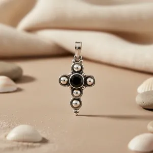 Pendentif en argent 925 plaqué or rose avec croix en oxyde de zirconium, bijou cadeau - Product Image 2