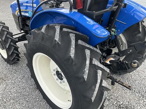 รถแทรคเตอร์ดีเซลขนาด55 4WD สำหรับรถลากในสวนรถแทรกเตอร์ตีนตะขาบพร้อมเครื่องยนต์70HP - Product Image 4