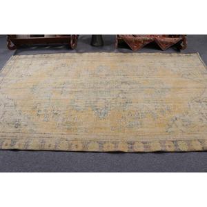 Tapis turc vintage 4,9x8,7 pieds, tapis en laine jaune à motifs floraux - Product Image 3