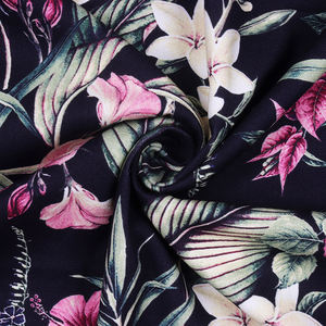 Ventas calientes del fabricante de textiles para el hogar de la India Mantel Color negro con diseños de impresión multicolor 150X220 cms - Product Image 4