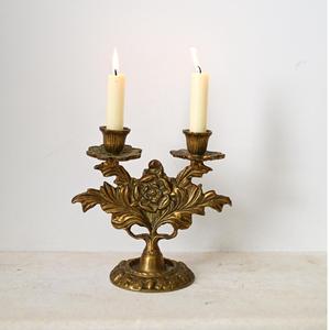 Candelabro de Latón y Aluminio Hecho a Mano, Personalizado, con Acabado Premium, Estilo Moderno, Decoración para el Hogar de Alta Gama - Product Image 1