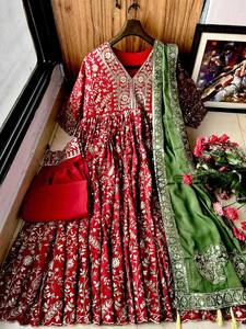 ชุดเดรสคุณภาพสูงเย็บอย่างเต็มที่จากร้าน Salwar Kameez แบบอินเดียชุดสำหรับงานแต่งงานแบบดั้งเดิมของอินเดีย - Product Image 6