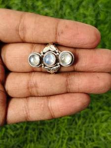 Anillo de Plata de Ley 925 Hecho a Mano con Piedra Lunar de Corte Ovalado y Engaste de Bisel, Estilo Bohemio para Bodas y Fiestas - Product Image 4