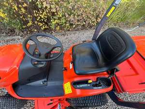 Cortadora de Césped KUBOTA GR2120 con Recolector de Césped y Protección Antivuelco en Venta - Product Image 5