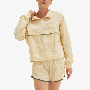 Nuevo diseño con cremallera recortada cortavientos conjunto de ropa deportiva para mujer chándal de nailon conjunto de 2 piezas al por mayor - Product Image 1