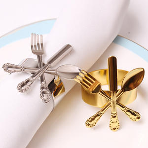 Anillos antiguos de 'Tenedor, Cuchara y Cuchillo' transforman las servilletas sencillas en elementos de diseño elegantes que complementan la experiencia gastronómica. - Product Image 3