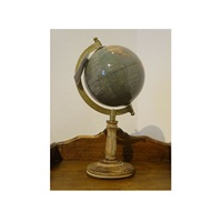Globo de madera temático de viaje con construcción liviana y aspecto tradicional para un estilo hogareño inspirado en la pasión por los viajes