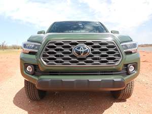 Tacoma TRD Off-Road Double Cab 4x4 V6 2022, transmission intégrale, différentiel arrière verrouillable, très bien équipé - Product Image 5