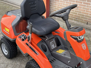 Cortacésped autopropulsado comercial de gasolina con control eléctrico de 2 tiempos para uso industrial y bricolaje, modelo R 316TX AWD, capacidad de 200L para césped. - Product Image 6