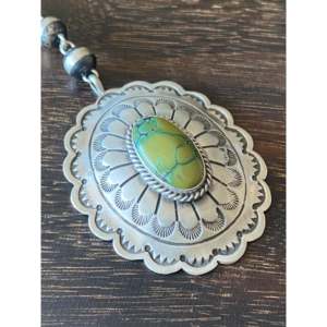Collier à pendentif en forme de fleur en turquoise du Hubei et argent sterling Eleanor Richards - Product Image 4