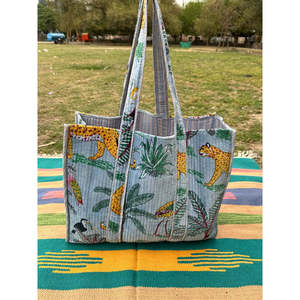 Bolsa de Mano Grande Reversible Acolchada de Terciopelo y Algodón, Estilo Boho, Ecológica, Resistente, para Compras, Playa y Fines de Semana, Color Ocre - Product Image 3