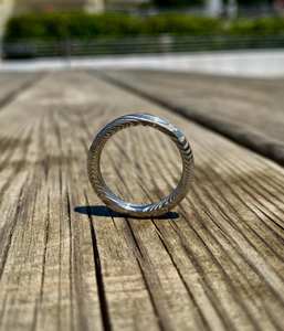 Anneau torsadé en acier Damas personnalisable, couteaux professionnels faits à la main OEM pris en charge par le fabricant - Product Image 6