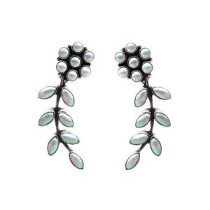 Pendientes de tuerca florales de perlas naturales de Plata de Ley 925, joyería ligera de piedras preciosas naturales para regalo de aniversario - Product Image 3