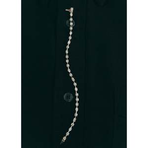 Pulsera de tenis Amara Fancy Shape en oro amarillo, accesorio de moda - Product Image 3