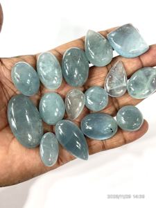 Pierre précieuse d'aquamarine bleue naturelle en vrac, cabochon, forme et taille mélangées, environ 10-15 mm. - Product Image 3