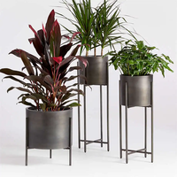 DECORHAAT Pot Bunga Logam Modern Standar dengan Set 3 Penyangga untuk Rumah & Taman Berlapis Bubuk
