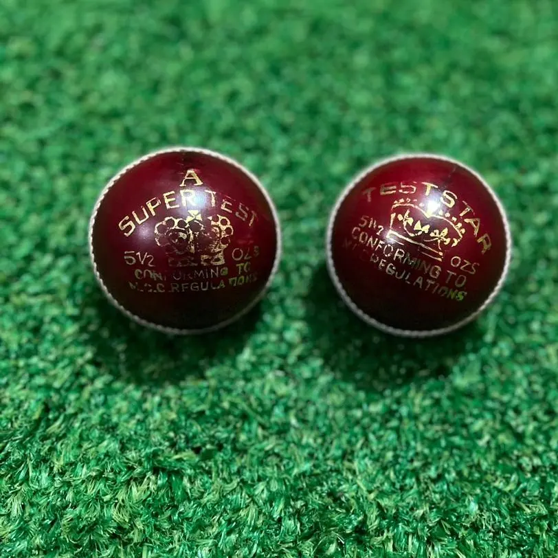 Top Grade Wholesale Duk's pure leather Red 4 piece Good Quality Cricket Balls In Reasonables Leather Cricket Ball