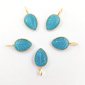 8x10 MM sculptée à la main Apatite pierre précieuse 925 argent chrétien pendentif à breloque plaqué or lunette réglage élégant conception de bijoux - Product Image 1