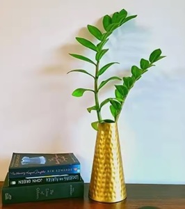 Florero de metal de calidad superior para la decoración del hogar o de la sala de estar y decorativo totalmente personalizable - Product Image 1