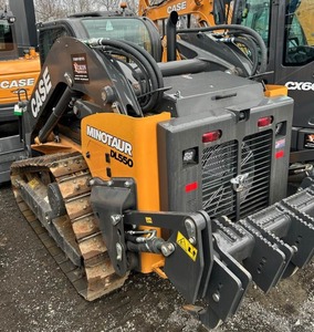 Topadora Cargadora sobre Orugas Case DL550B 2024 - La Máquina Compacta Definitiva para la Preparación del Terreno y Movimiento de Tierras - Product Image 2