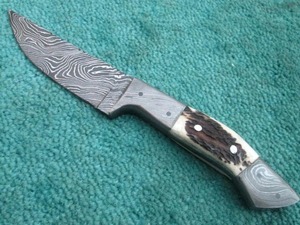 Couteau Skinner en acier damassé fait à la main personnalisé avec gaine en cuir supporté OEM - Product Image 4