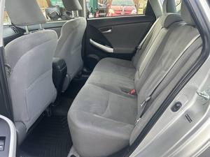 IMPRESIONANTE Toyota Prius Three 2012, Hatchback de 4 Puertas, Transmisión Automática - Product Image 4