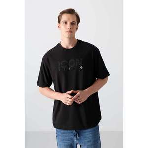 เสื้อยืดคอกลมโอเวอร์ไซส์พิมพ์ลายสำหรับผู้ชาย Tommylife Wholesale รุ่น 88331 สีดำ - BLACK - Product Image 5