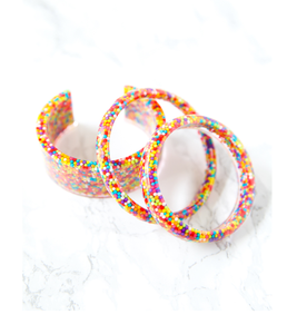 Brazalete de resina de moda Joyería para mujer Pulsera Concha blanca H Esmalte Brazalete colorido y uso hecho a mano al mejor precio - Product Image 6
