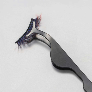 Pince à cils incurvée à pointe fine Isolation parfaite des cils pour les meilleures extensions de cils, y compris les cils de vison - Product Image 1