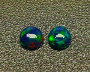 Magnifique cabochon d'opale noire éthiopienne-Welo Round Shape Opal Gems-Pierres traitées fumées Form Ethiopia à 3mm à 12mm - Product Image 1