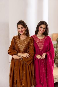 Conjunto de Kurti y Pantalón Elegante para Mujer, Ropa Étnica Tradicional Premium, Proveedor OEM, Mejor Precio al por Mayor - Product Image 5