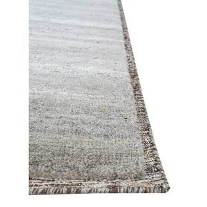 พรมขนสัตว์ถักมือสีเบจและสีน้ำตาล รุ่น AKWL-1522 สำหรับห้องนั่งเล่น ห้องโถง ทางเดิน รูปทรงสี่เหลี่ยมผืนผ้า สำหรับปูพื้นแบบพรมปูพื้น - Product Image 4