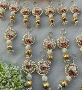 Shubh y Labh Artesanal de Alta Calidad con Diseño Moderno Delicado y Cuentas Blancas Únicamente Elaboradas para la Decoración del Hogar en Diwali - Product Image 1