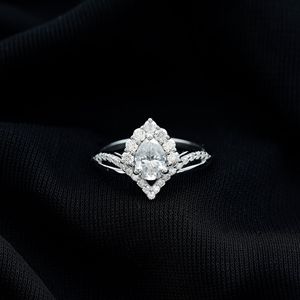 แหวนหมั้นรูปลูกแพร์แหวนออกแบบรูปตัว V - Product Image 3