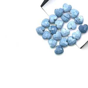 Perles de pierres précieuses en opale bleue facettées en forme de cœur 8 MM en vrac - Product Image 2