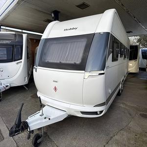 Choisissez les caravanes Hobby pour une vie nomade de qualité supérieure avec des aménagements pratiques et une construction fiable. - Product Image 3