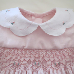 Vestido de lino suave hecho a mano para niñas pequeñas, estilo informal para el primer cumpleaños de niños pequeños, OEM hecho en Vietnam - Product Image 3