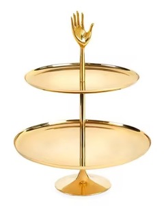 Support à gâteau en métal or rose avec bordure en dentelle gravée, parfait pour la présentation de desserts de luxe - Product Image 3